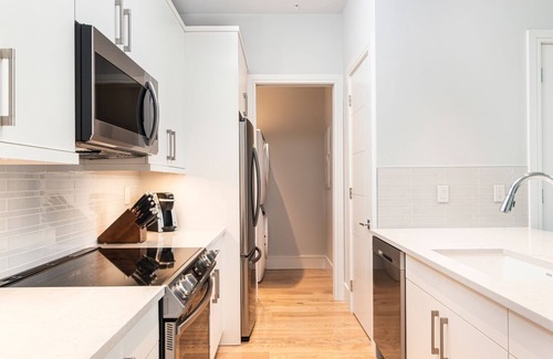 Old Naples Condo | SOCE FLATS 210 - Modern Loft Overlooking 5th Ave S in Olde Naples!