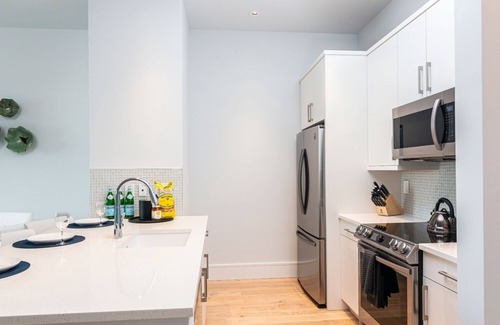 Old Naples Condo | SOCE FLATS 305 - Brand New Olde Naples Condo Steps to 5th Ave S!