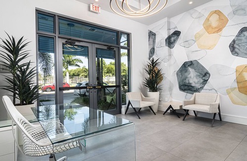 Old Naples Condo | SOCE FLATS 305 - Brand New Olde Naples Condo Steps to 5th Ave S!