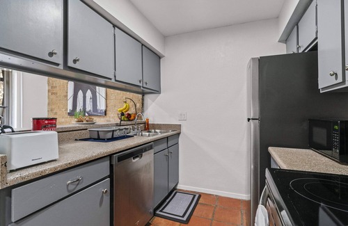 Bouldin Apartment | SOCO Downtown View I Free Pkg