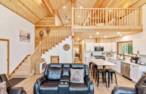 Willow Apartment | Sojourn Lodge~Recreational Haven