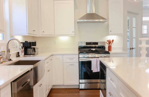 Willoughby Spit Apartment | Sojourn on Lea View | Willoughby Spit | 5 BR *NEW*