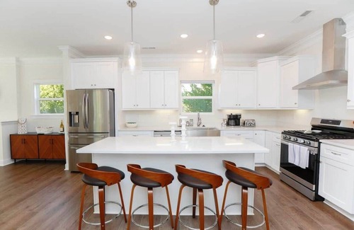 Willoughby Spit Apartment | Sojourn on Lea View | Willoughby Spit | 5 BR *NEW*