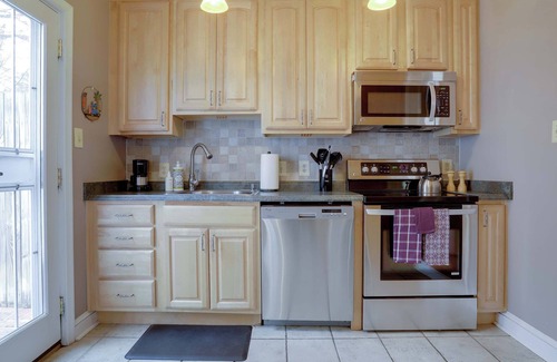 Capitol Hill House | Sojourn Only 8 Blocks to Capitol & Private Patios