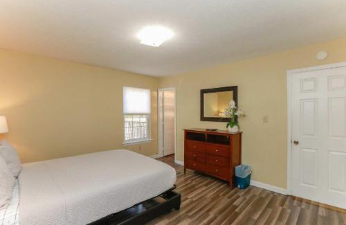 North Newport News House | Sojourn Ranch Home near Ft Eustis Family Home