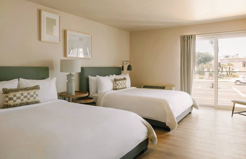 Newport Shores Hotel | Solarena