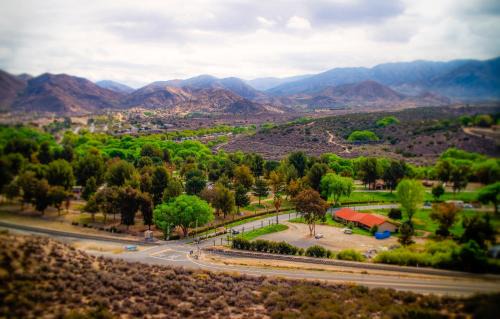 Acton Resort | Soledad Canyon Cottage 5