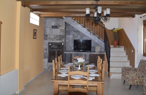 Pozo Alcon Cottage | Soler Rural Lodging for 15 people.