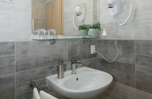 Nove Mesto Hotel | Solid Gold
