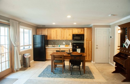 Flagstaff Apartment | Solitude in the Mountains