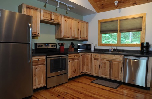 Rileyville Cabin | "Solitude" Secluded 1 BR Cabin Nestled in the Woods w/Hot Tub near Luray, VA.