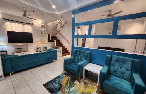 Downtown George Town House | Solok Burma Vacation Home @ Gurney Penang