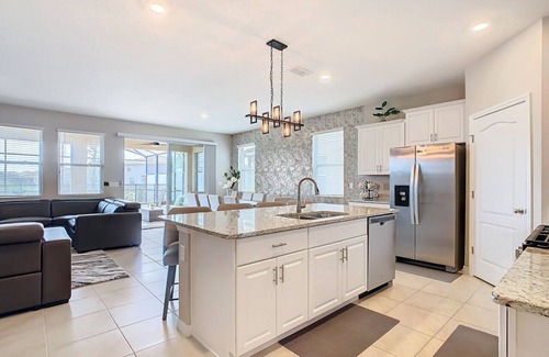 Loughman Apartment | Solterra Cozy 6BR Villa with Game Room & Pool