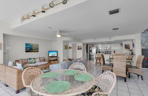 Marathon House | Sombrero Beach 3/2 with dock