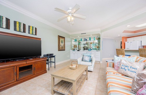 Orange Beach Condo | Some choose the BAY over the BEACH! 2 BR 2 BA @ Phoenix On The Bay