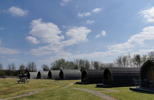 East Huntspill Apartment | Somerset glamping pod with access to adventure activities.