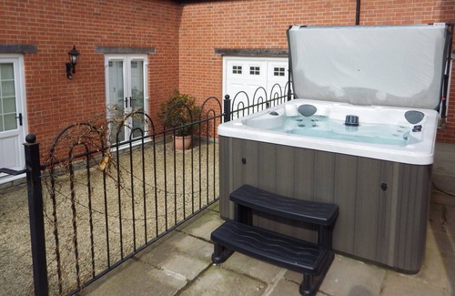 East Pennard Apartment | Somerset small holding - family friendly - lots of small animals - plus hot tub