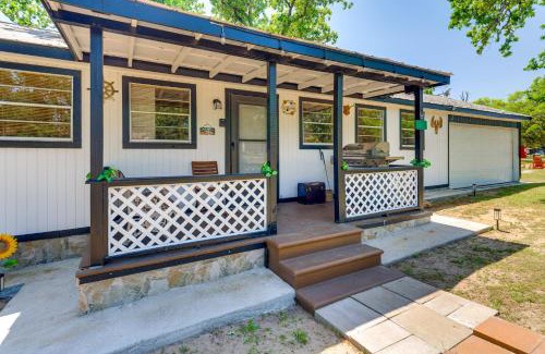 Somerville House | Somerville Lake House - Walk to Water!