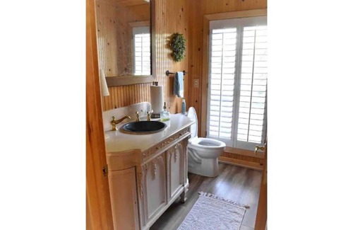 Brightwood Cottage | SomeTyme Place Cottage by the River