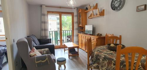 Canfranc-Estacion Apartment | Somport bienvenidos a Canfranc Family