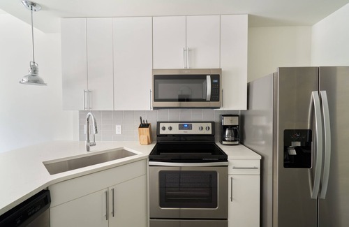 Rutledge Hill Apartment | Sonder at LC SoBro | Lofted One-Bedroom Apartment