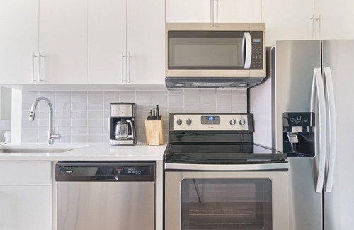 Rutledge Hill Apartment | Sonder at LC SoBro | Superior Studio Apartment