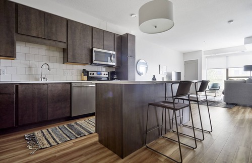Uptown Apartment | Sonder at REVEL