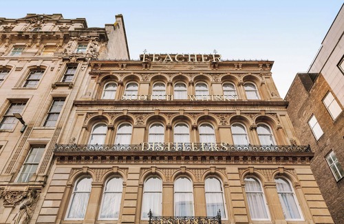 City Centre Glasgow Apartment | Sonder at The Teacher | Queen Studio Apartment
