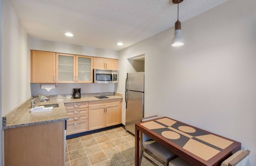 Downtown Village Hotel | Sonesta ES Suites Huntington Beach Fountain Valley