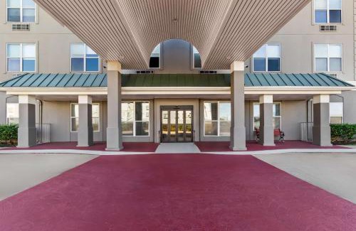 Houston Hotel | Sonesta Essential IAH Airport JFK Boulevard - Newly Renovated