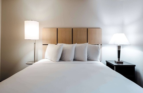 Park Central Hotel | Sonesta Simply Suites Dallas Richardson