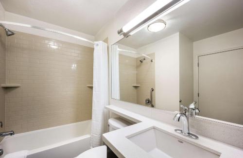 Tempe Hotel | Sonesta Simply Suites Phoenix Tempe