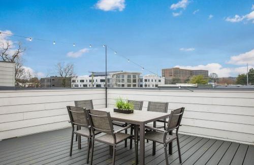 Chestnut Hill House | Songbird Suite AB