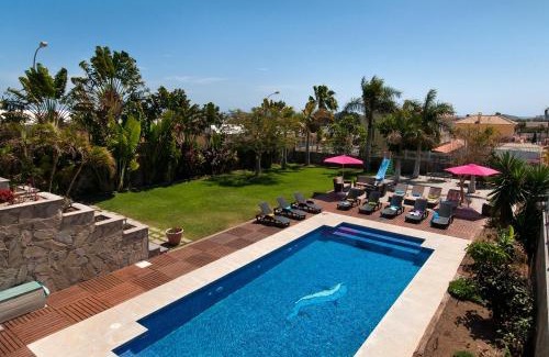 Sonnenland Villa | Sonnenland House for 12 by VillaGranCanaria