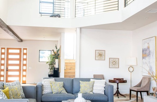 Sonoma House | Sonoma Estate Living - Walk to Plaza with resort style amentities