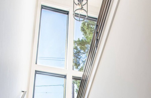 Sonoma House | Sonoma Estate Living - Walk to Plaza with resort style amentities