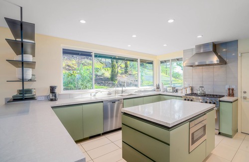 Sonoma House | Sonoma Vista Home! Modern. Serene. Wine Retreat! Downtown and Wine Country!