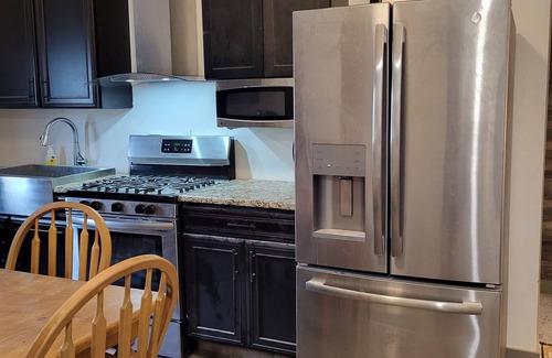 Laramie House | Soothing 1 level 4-bedroom duplex with WiFi in Laramie