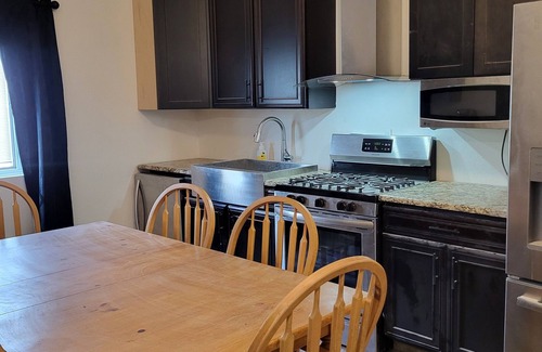 Laramie House | Soothing 1 level 4-bedroom duplex with WiFi in Laramie