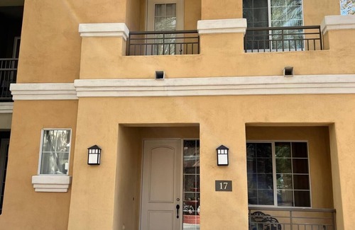 Silk Stocking Neighborhood Apartment | Soothing apartment with AC in charming Chandler