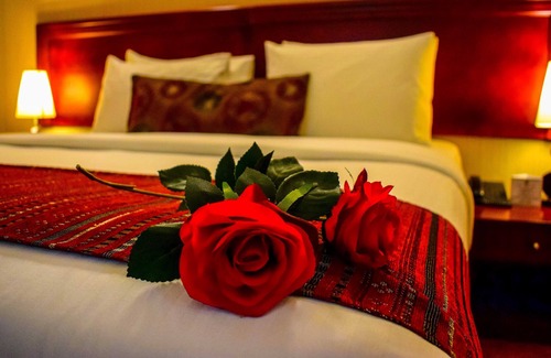 Sharjah Apartment | Soothing Couples Retreat In The Heart Of The City