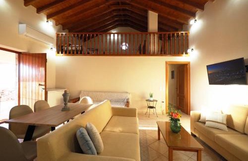 Omales Apartment | Sophia Diros Challet - Areopoli