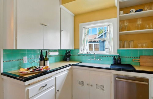 Walla Walla House | Sophisticated & charming bungalow, EV charger, walk to main street, dogs OK!