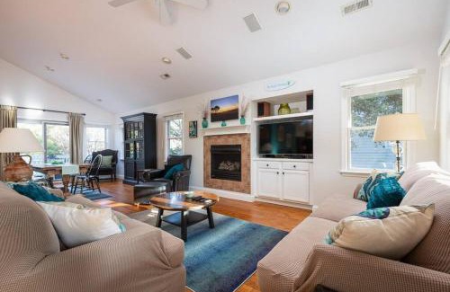Corolla House | Sound Views Pool Hot Tub Game Room Club Access