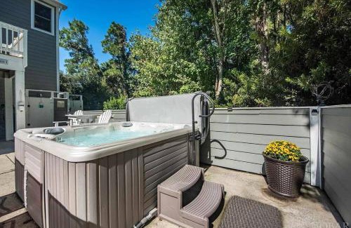 Corolla House | Sound Views Pool Hot Tub Game Room Club Access