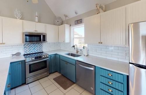 North Topsail Beach House | Soundfront with Dock & Ocean Views, 3 bed/3 bath.