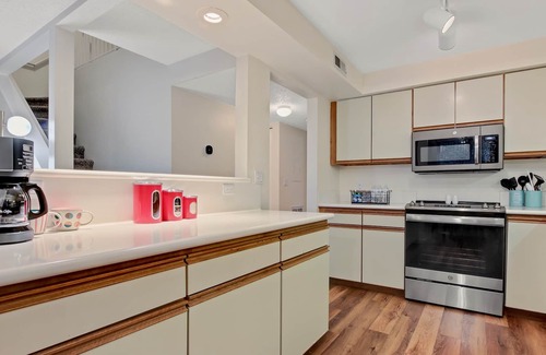 Southeast Boise House | South East Boise | Updated Groovy Charmer | 3 bed 2 bath
