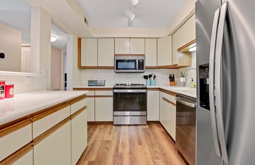 Southeast Boise House | South East Boise | Updated Groovy Charmer | 3 bed 2 bath