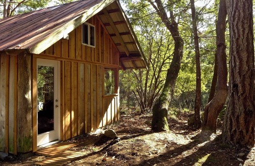 Salt Spring Island Cottage | South End Gem