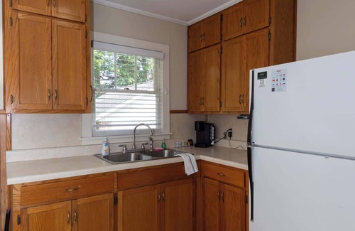 Oxford House | South End Zone on 11th by Apex Short Term Stays
